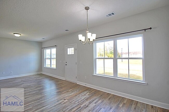 Building Photo - 741 Meloney Dr