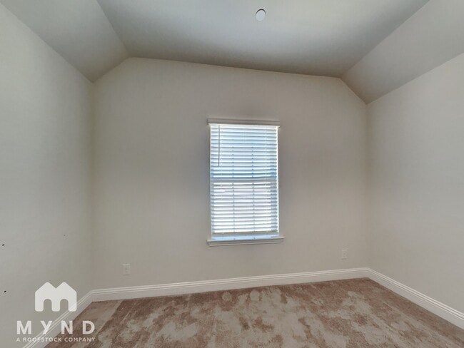 Building Photo - 5568 Kilmer Dr