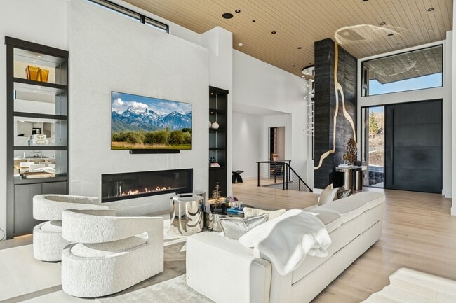 Building Photo - 3404 Wapiti Cyn Rd