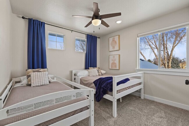Building Photo - 2549 W Tango Creek Dr