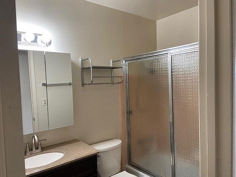 Building Photo - 307 Moraine Way