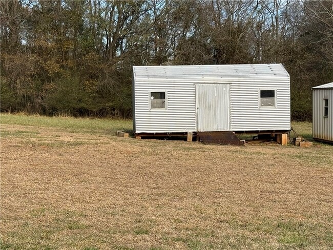 Building Photo - 250 Perry Woolbright Rd