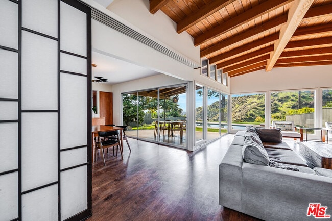 Building Photo - 2431 Carman Crest Dr