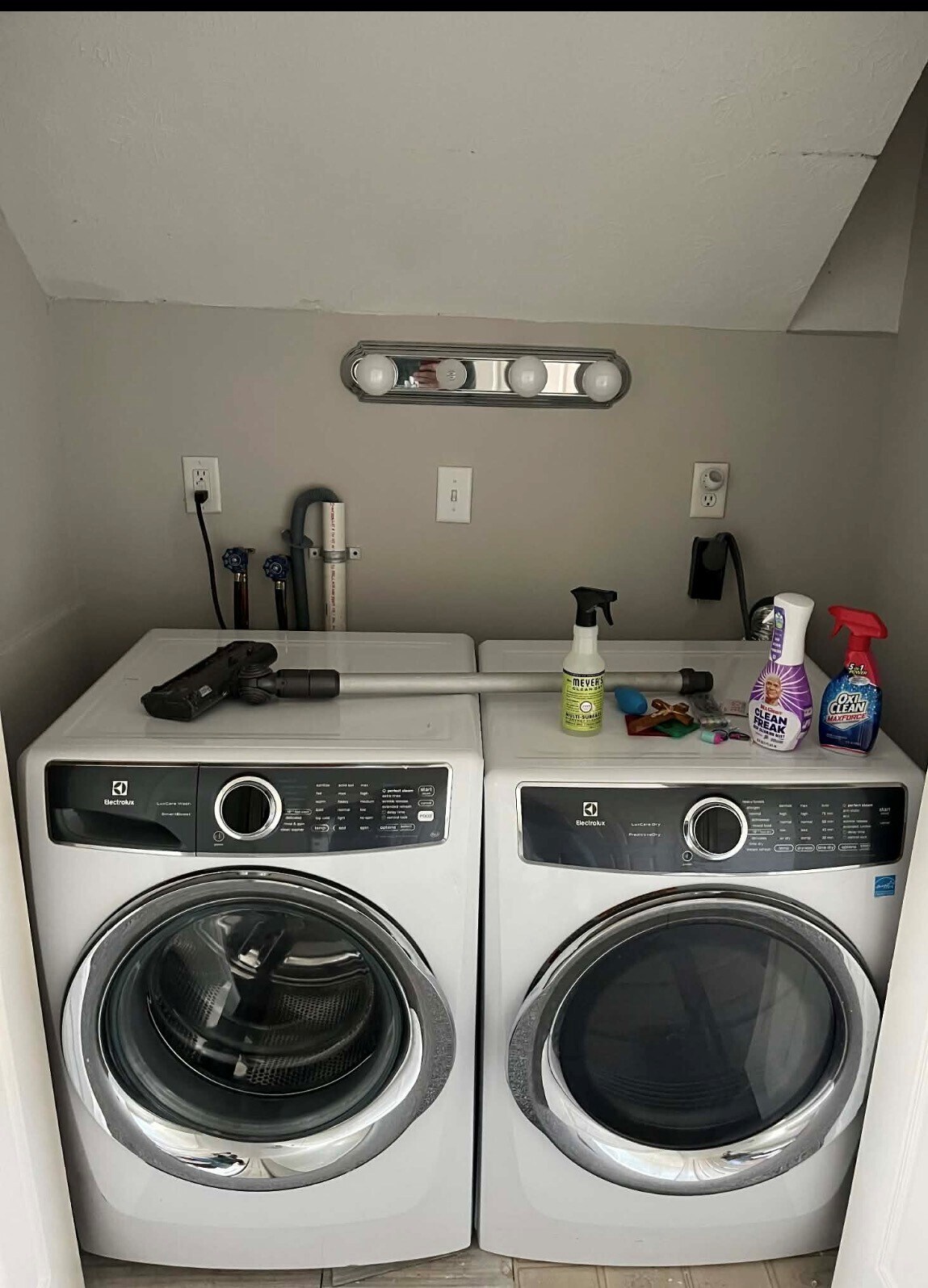 laundry - 4333 Eileen Dr