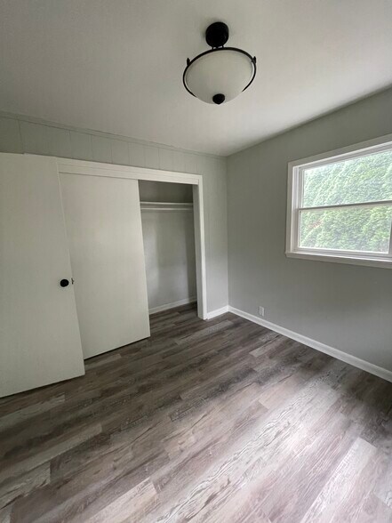 Building Photo - 532 Capitol Dr