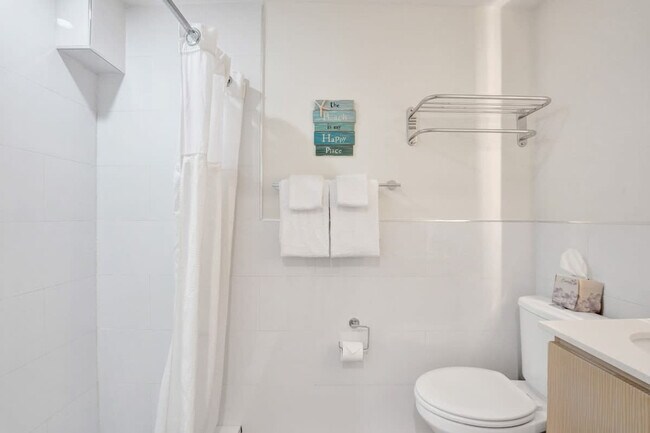 Building Photo - 3020 Seville St