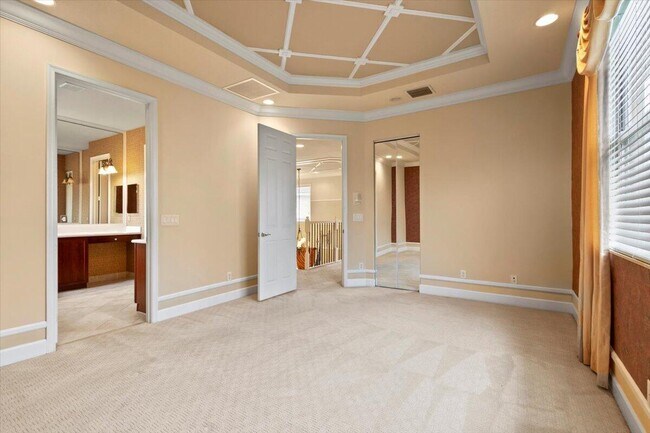 Building Photo - 2335 NW Via Della Ct