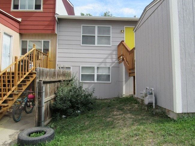 Building Photo - Affordable 2 Bedroom Apartment