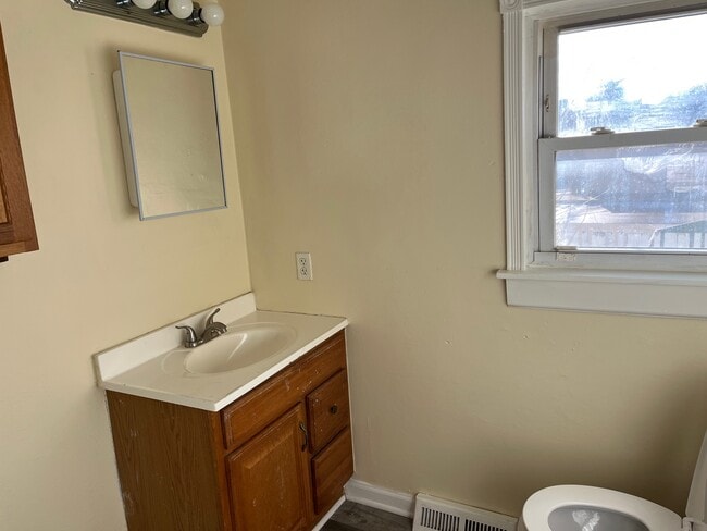 Building Photo - 438 Locust St