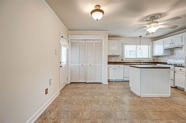 Building Photo - 20591 Sycamore Crest Ln