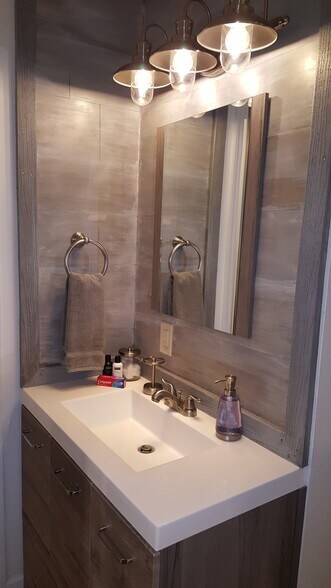 Building Photo - 8301 E Florentine Rd