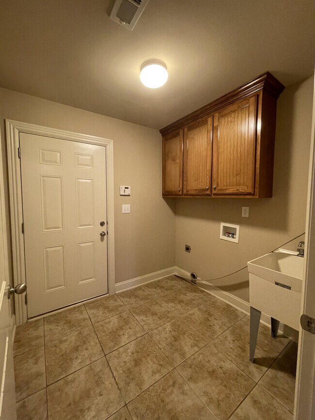 Building Photo - 13098 Arbor Ridge Dr