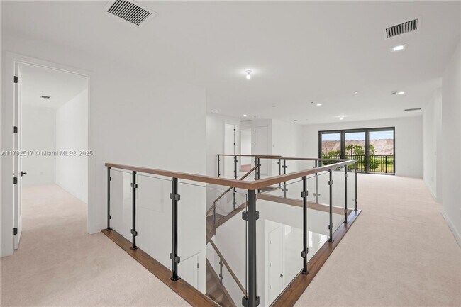 Building Photo - 12865 Wingspan Ct