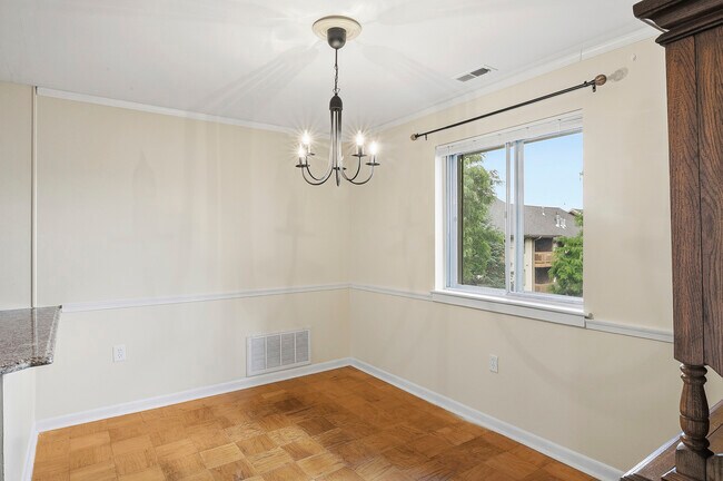 Building Photo - 5019 Green Mountain Cir