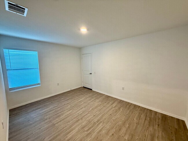 Building Photo - Beautiful Brand New 3/2 Home