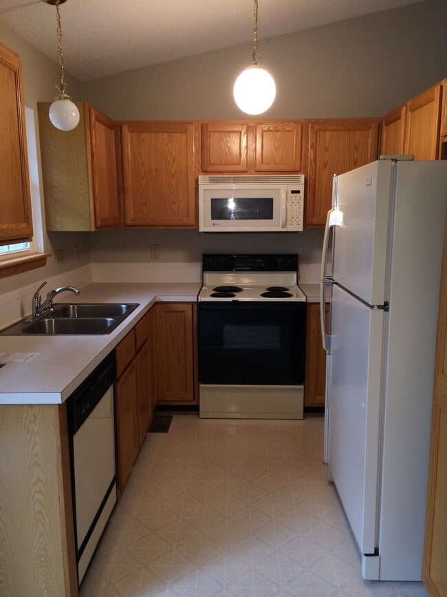 Building Photo - Maize Schools - 3 bedroom home