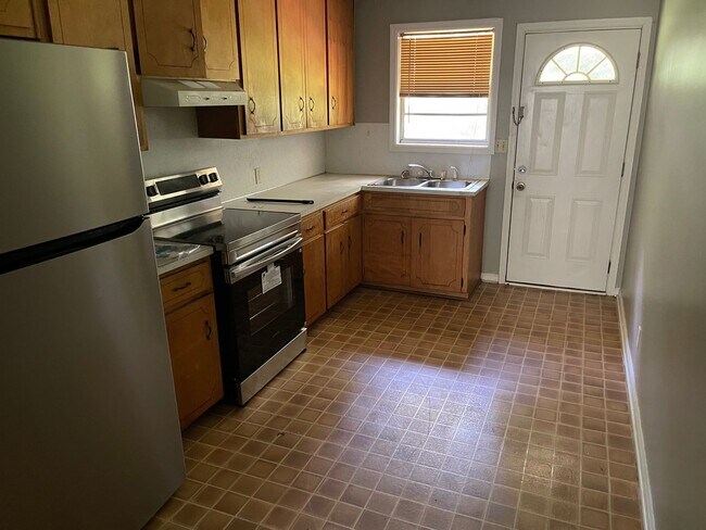Building Photo - 107 Martin Ave