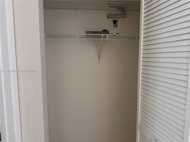 Building Photo - 8200 Whispering Palm Dr