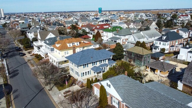 Building Photo - 17 S Derby Ave