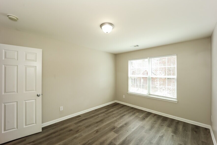 Building Photo - 5411 Bighorn Pass