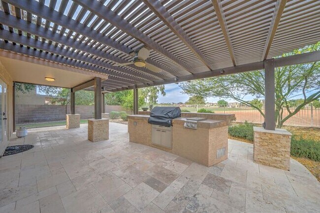 Building Photo - COMING SOON! Gorgeous Gilbert Home with Go...