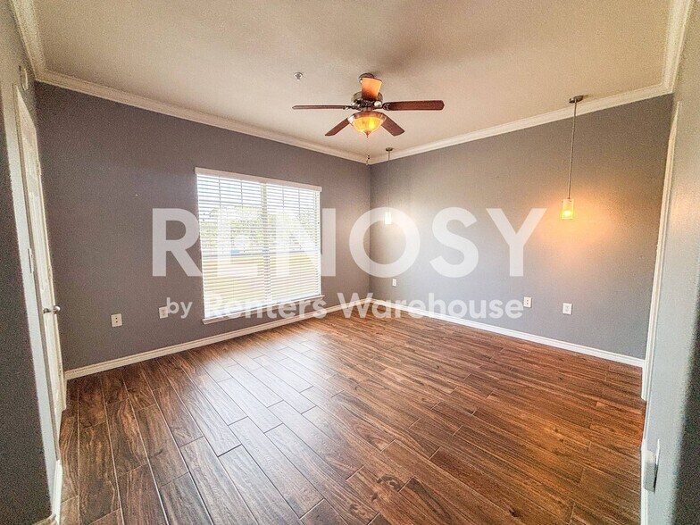 Building Photo - 9200 Westheimer Rd