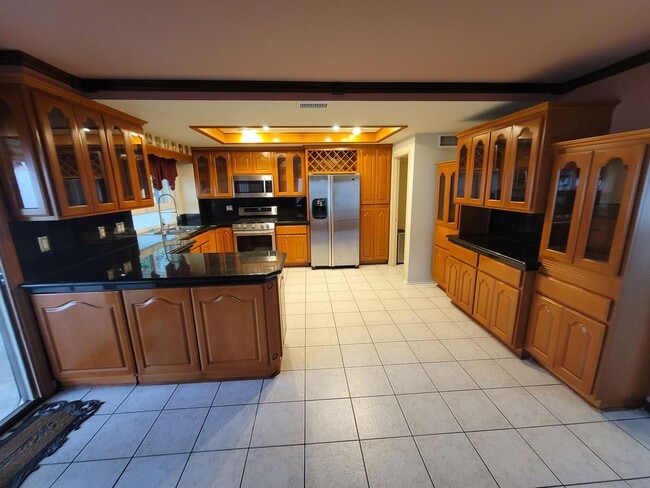 Building Photo - Beautiful 5 Bedroom La Habra Home