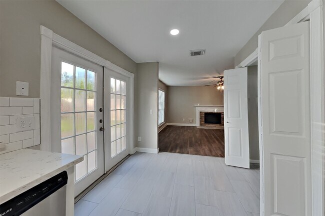 Building Photo - 9211 Wandsworth Dr
