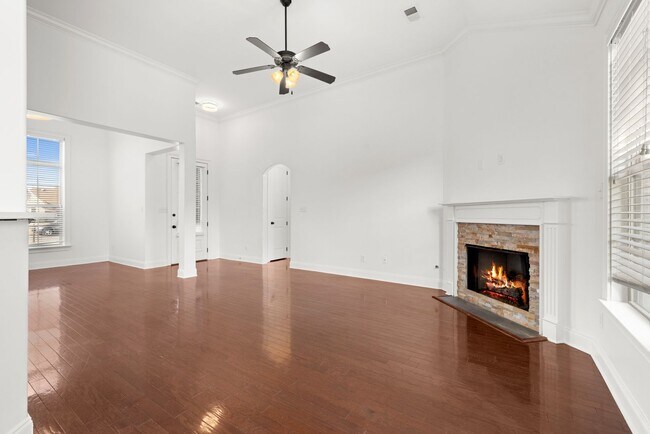 Building Photo - Completely Renovated 4bd/2ba in Olive Branch