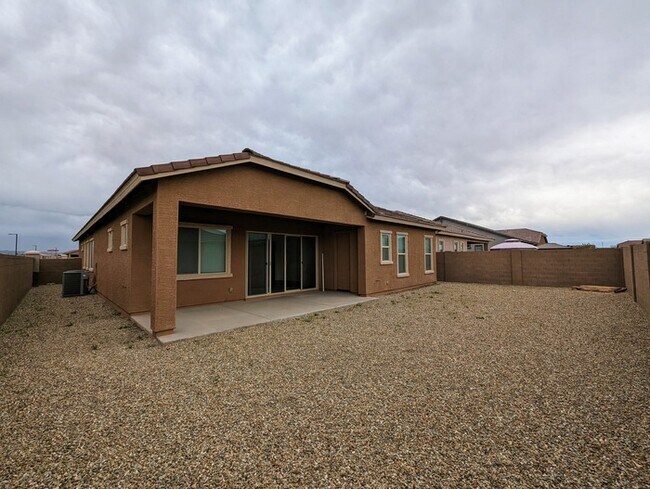 Building Photo - 16431 W Charlotte Dr