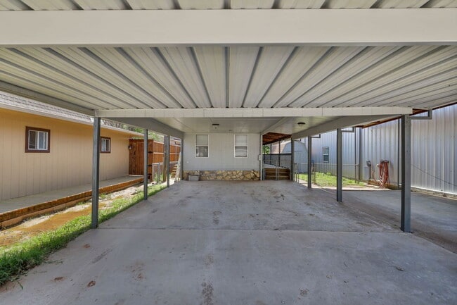 Building Photo - 6516 Blue Water Ct