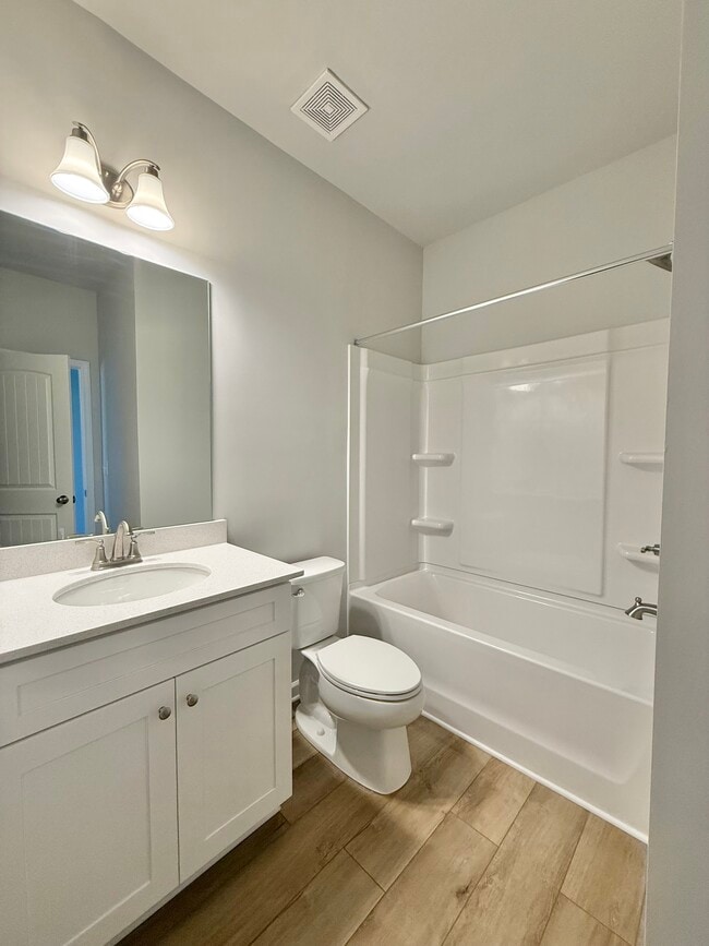 Building Photo - 206 Daybreak Ln