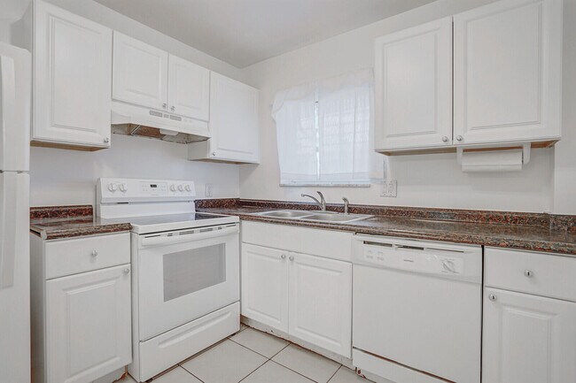 Building Photo - 200 Waterway Dr S
