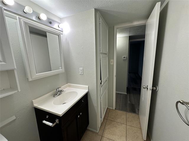 Building Photo - 506 Red Oak Dr