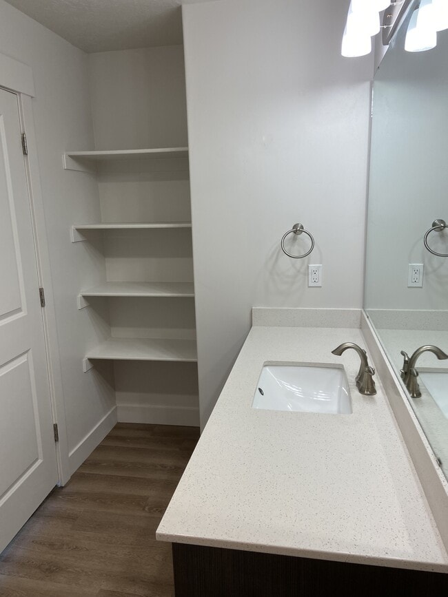 Building Photo - 445 S 1540 E