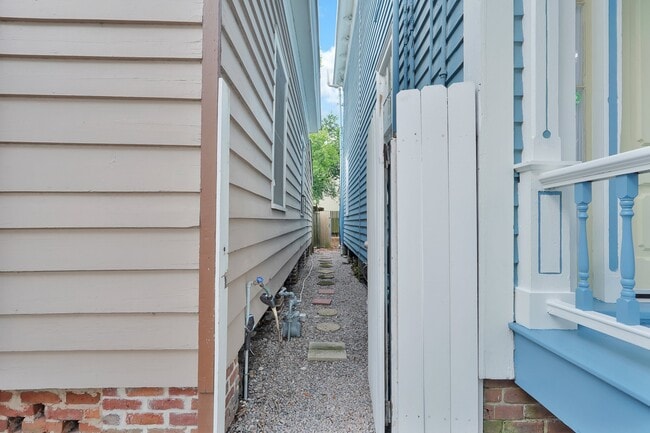 Building Photo - Savannah