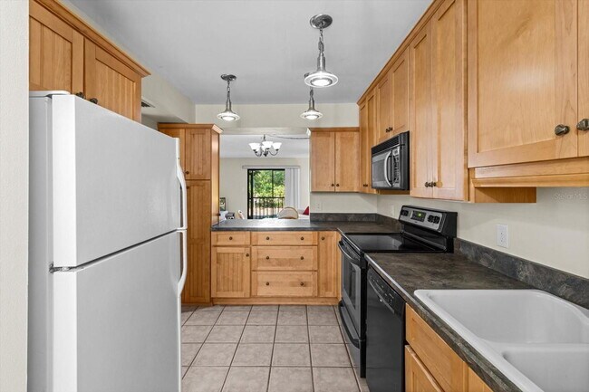 Building Photo - FULLY FURNISHED 2 BEDROOM, 2 BATH CONDO AVAILABLE NOW!