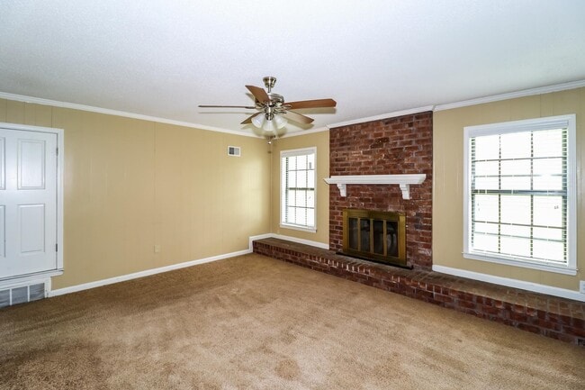 Building Photo - 3048 Ingleside Dr