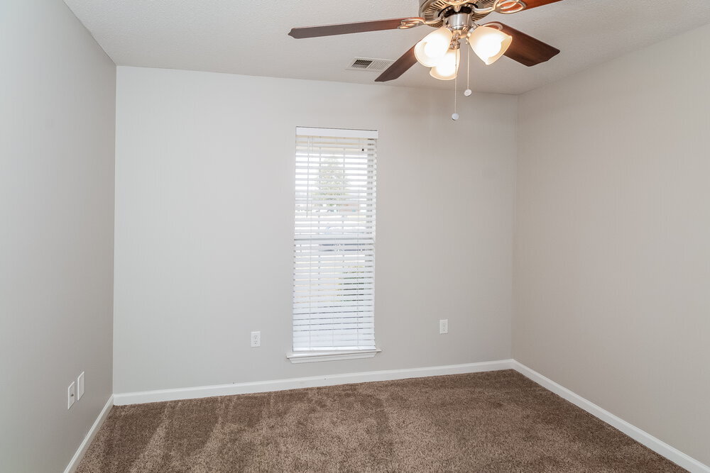 Building Photo - 1741 Madison Cove E