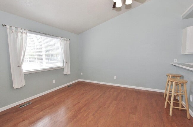 Building Photo - Clean Single-Level Home in Quiet Neighborhood