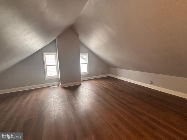 Building Photo - 202 Park Pl