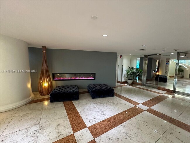 Building Photo - 10350 W Bay Harbor Dr