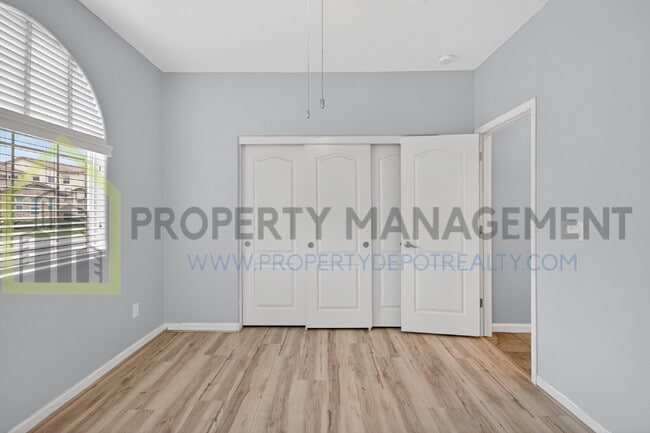 Building Photo - Spacious Elegance Awaits: 4-Bedroom Home with Hardwood Floors in Elk Grove!