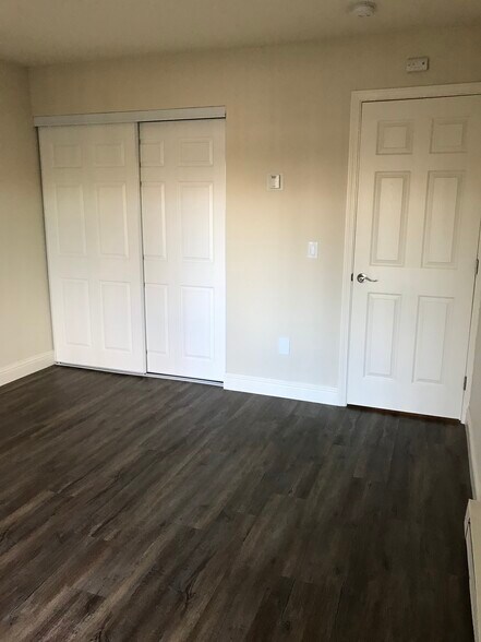 Renovated Regency - Regency Square Apartments