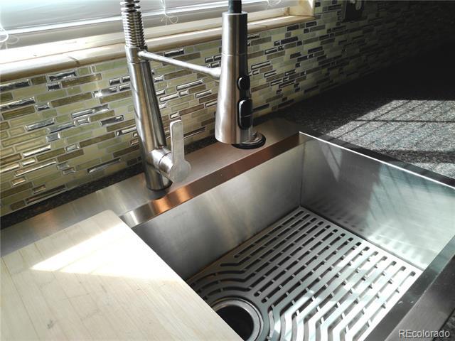 Building Photo - 4714 ROWLAND Heights