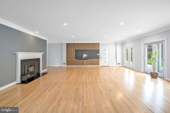 Building Photo - 5306 Bradley Blvd