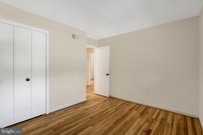 Building Photo - 6805 Reynard Dr
