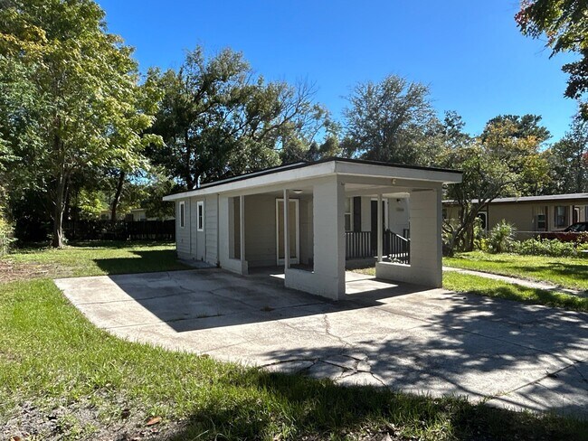 Building Photo - 10503 De Paul Dr