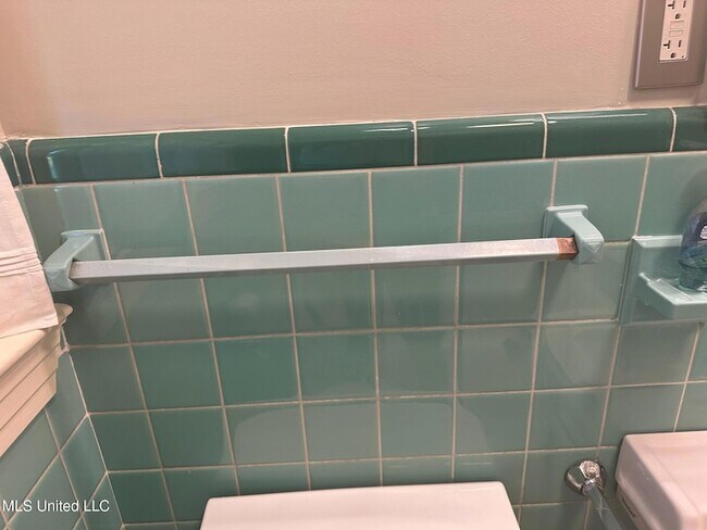 Building Photo - 3564 Cowan Pl