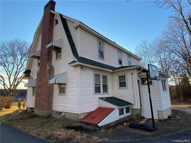 Building Photo - 130 NY-17K